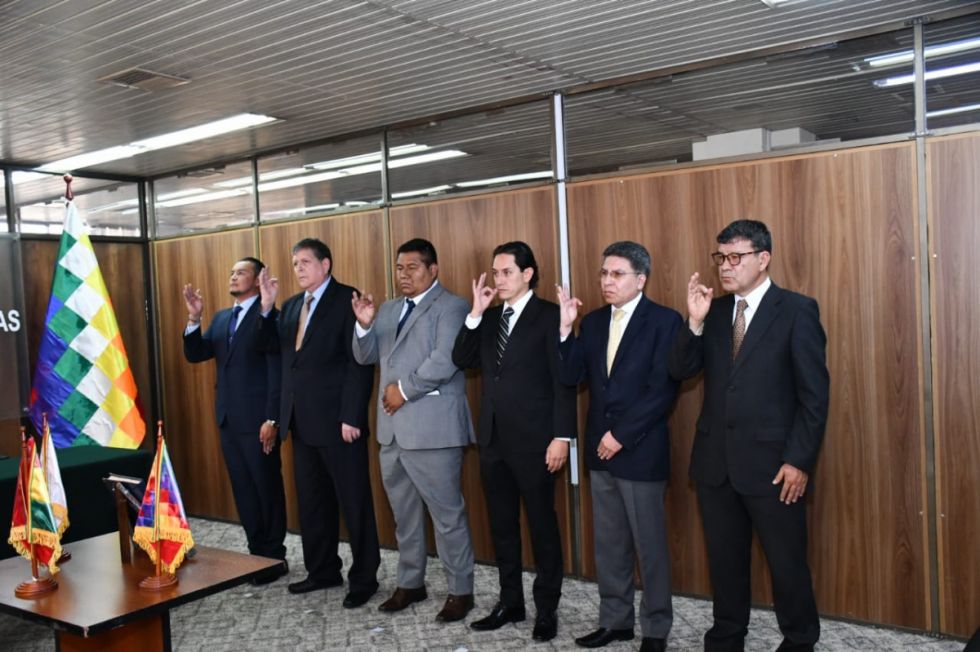 El Ministro de Hidrocarburos posesiona a nuevos viceministros y autoridades del área energética