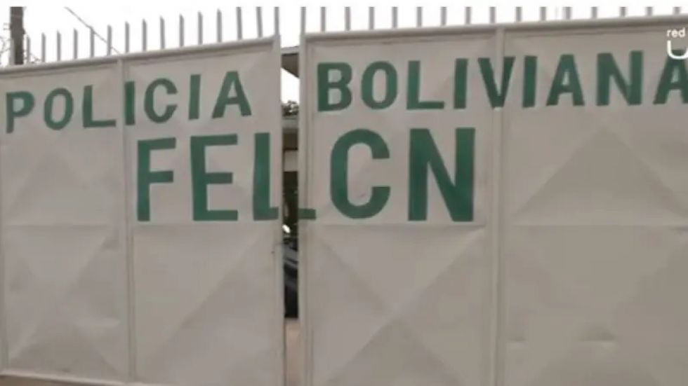Cuatro policías aprehendidos por tráfico de drogas