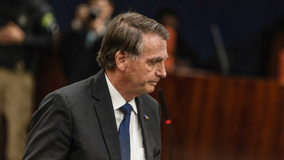 Bolsonaro intentó quemar su tobillera electrónica