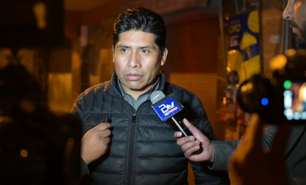 Franklin Flores es declarado rebelde