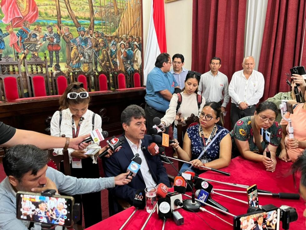 Alcalde expuso a ministros obras urgentes para Tarija