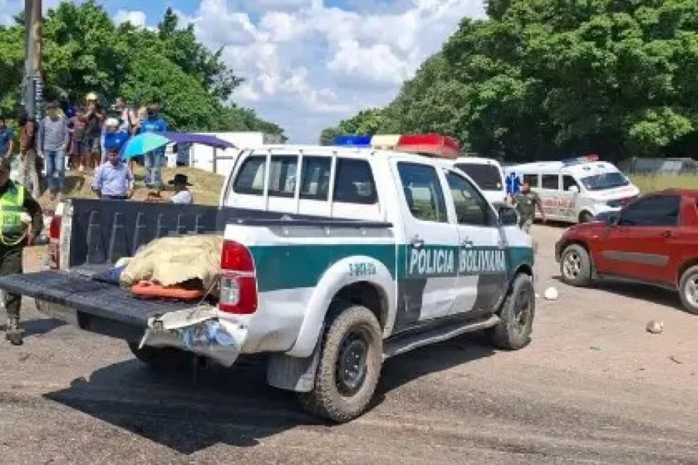 Motociclista muerte tras ser embestido por un camión