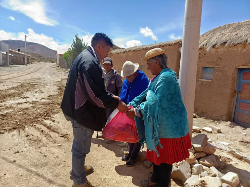 Subgobernación de Yunchará alcanza el 70% en la entrega de las canastas alimentarias 3 y 4 para adultos mayores