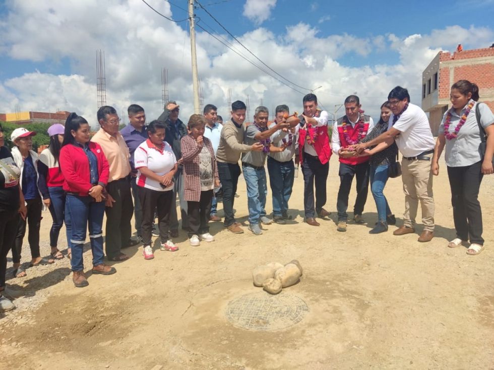 Los barrios Simón Bolívar y Morros Blancos estrenan alcantarillado 