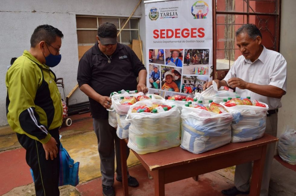 Gobernación de Tarija comenzó la entrega de paquetes alimentarios para personas con discapacidad en Cercado