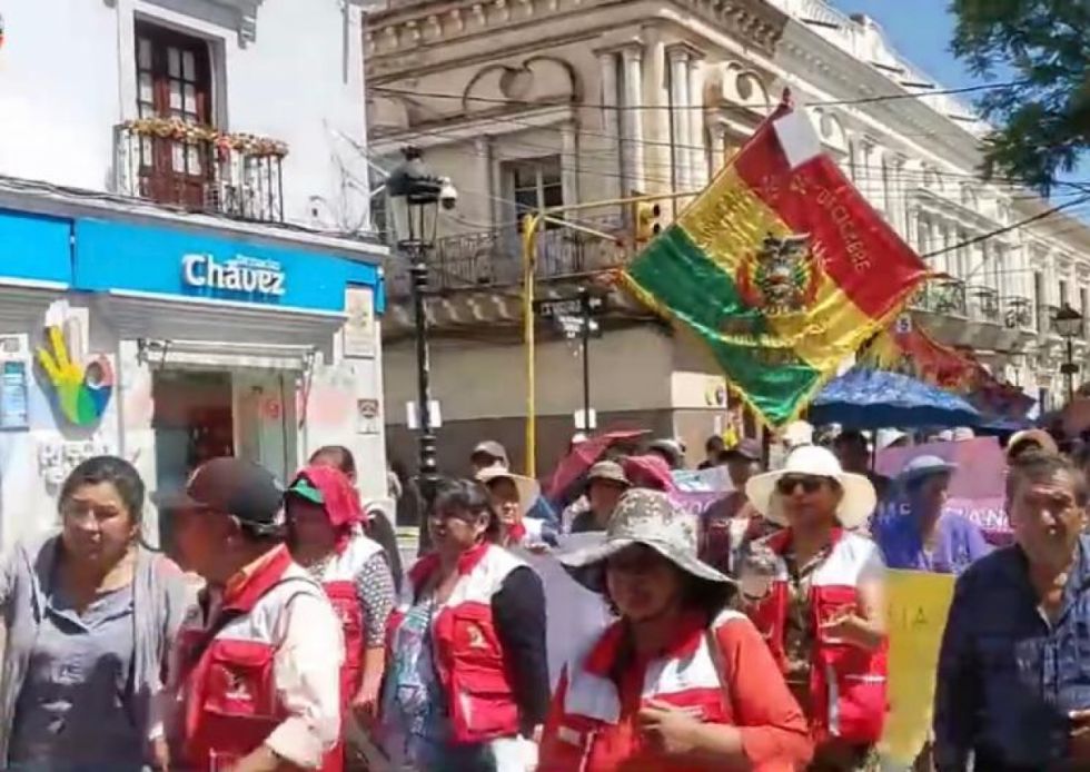 Gremiales se movilizan y exigen abrogar el DS 5503 por afectar a las familias más vulnerables