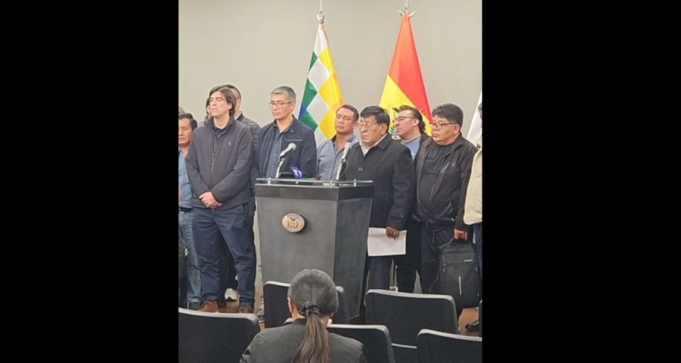 Gobierno y el transporte llegan a un acuerdo y suspenden el paro
