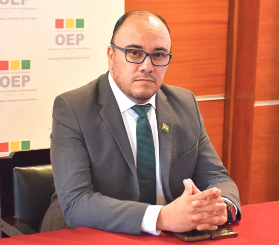 Sala Plena designa a Gustavo Ávila como presidente del TSE
