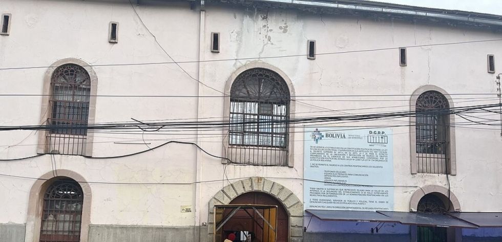 Un hombre violó a su hija y otro a su hijastro 