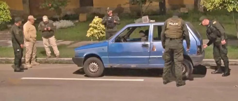 Dos delincuentes son capturados tras ser sorprendidos robando autopartes