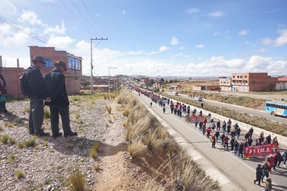 Gobierno espera reunirse con dirigentes de la COB