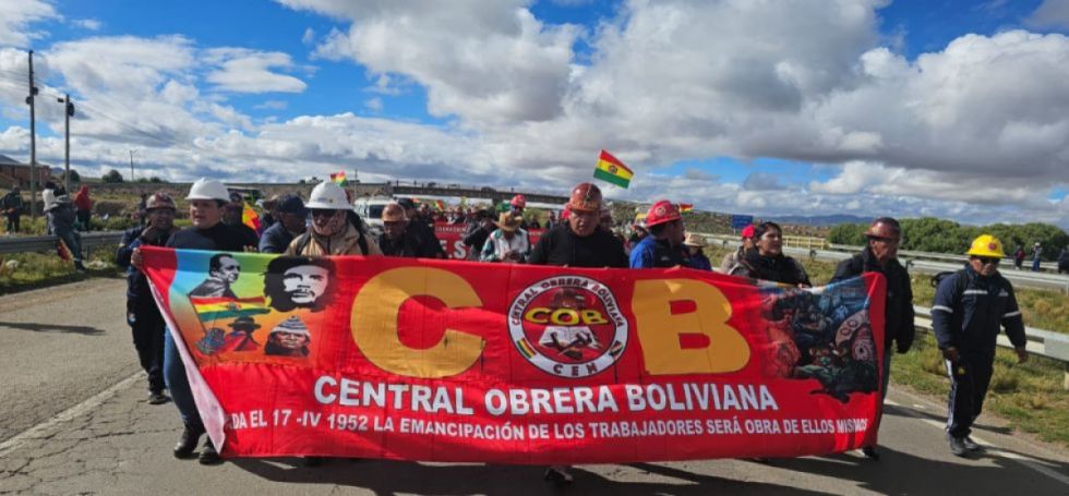 La marcha de la COB llega a La Paz para el diálogo por el Decreto 5503
