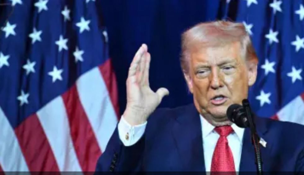 Trump dice que Venezuela “entregará” hasta 50 millones de barriles de petróleo a EEUU