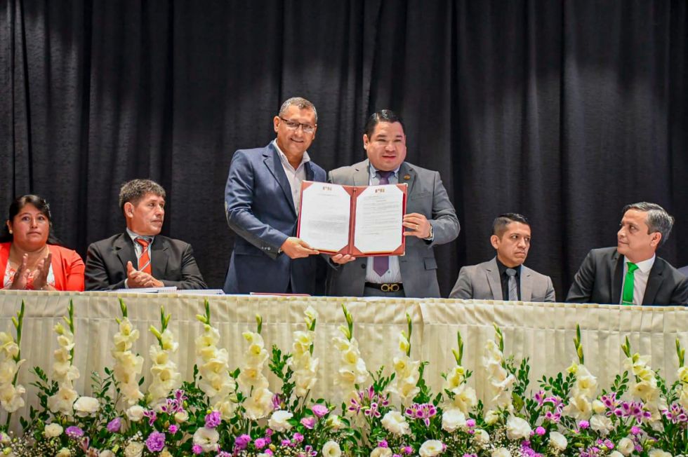 Gobernador Oscar Montes promulga la Ley Departamental N.º 512 que fortalece la Ruta de Actuación Interinstitucional contra la violencia de género en Tarija