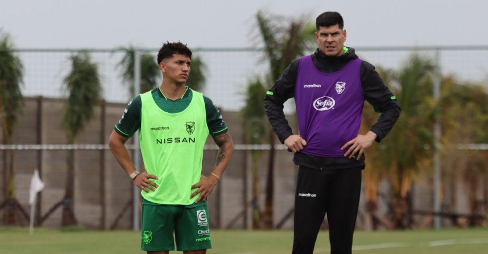 Sobre Carlos Lampe descansa el  trabajo defensivo de Bolivia 