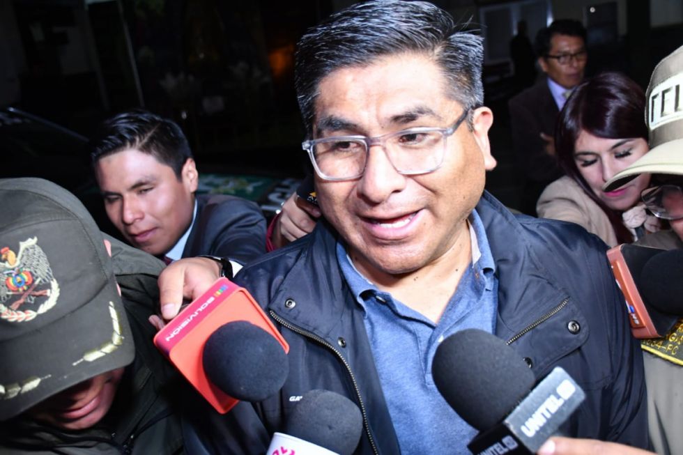 “Soy inocente”, afirma Néstor Huanca tras pasar la noche en celdas de la Felcc