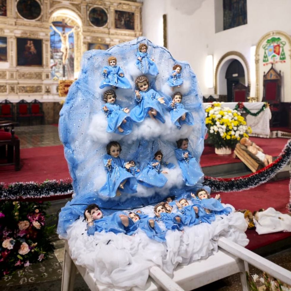 Veinte niños y cuarenta años: la Adoración de los Gutiérrez