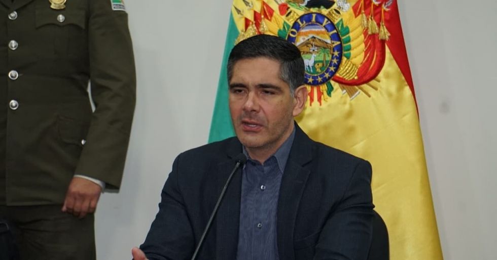 Ministro Justiniano presenta acción de protección de privacidad contra el vicepresidente Lara