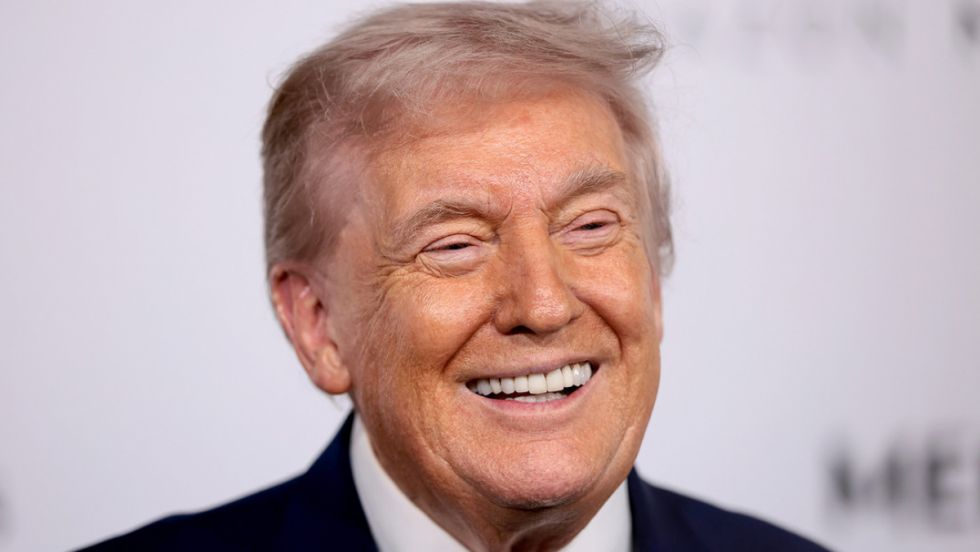 Trump glorifica sus aranceles y "milagro económico"