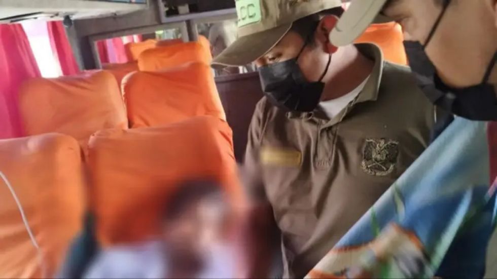 Tragedia en la terminal: pasajero fallece dentro de un bus