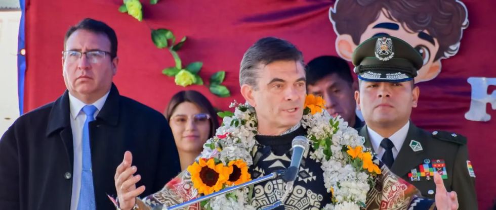 Paz lanza “reto” al Magisterio nacional