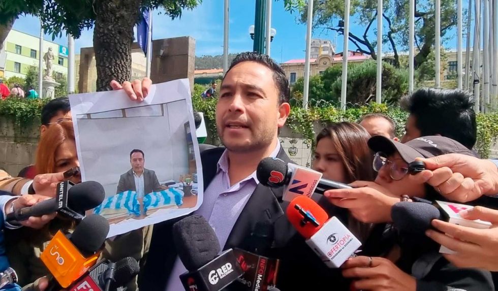 Medinaceli demanda por injuria a Lara