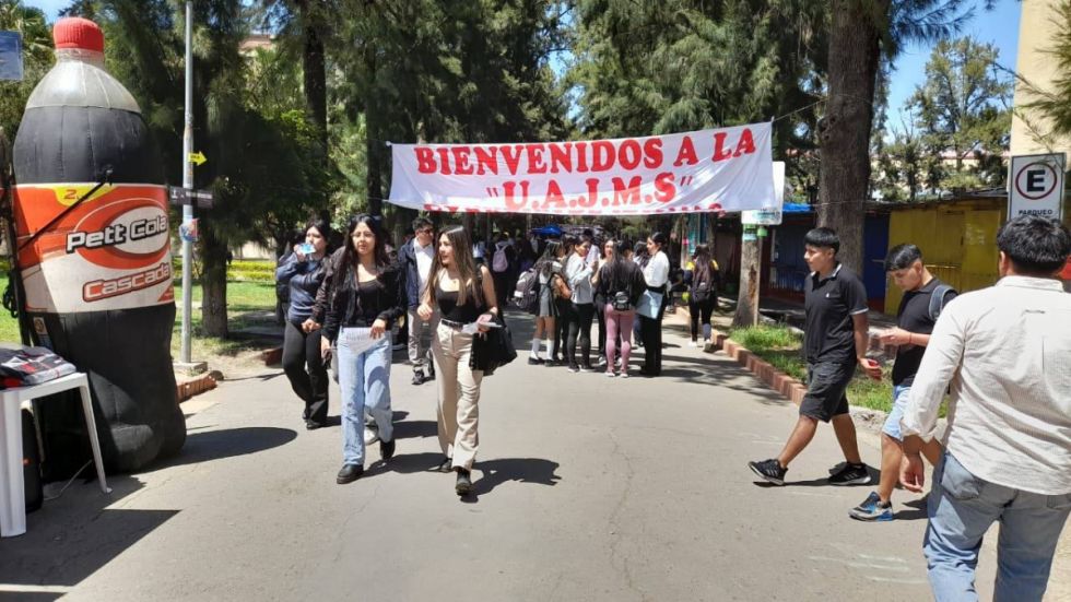 Universidades y Gobierno acuerdan el pago puntual de salarios