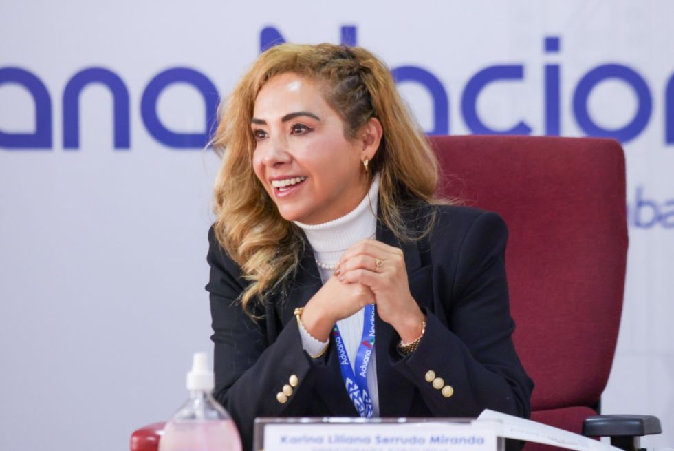 Emiten orden de aprehensión contra Karina Serrudo