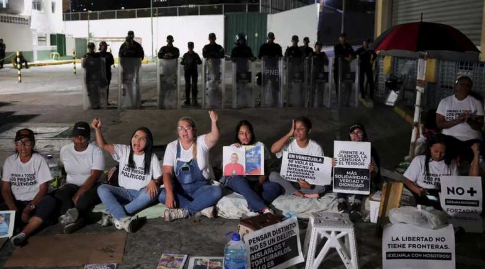 Venezuela anuncia la libertad  de unos 370 presos políticos 