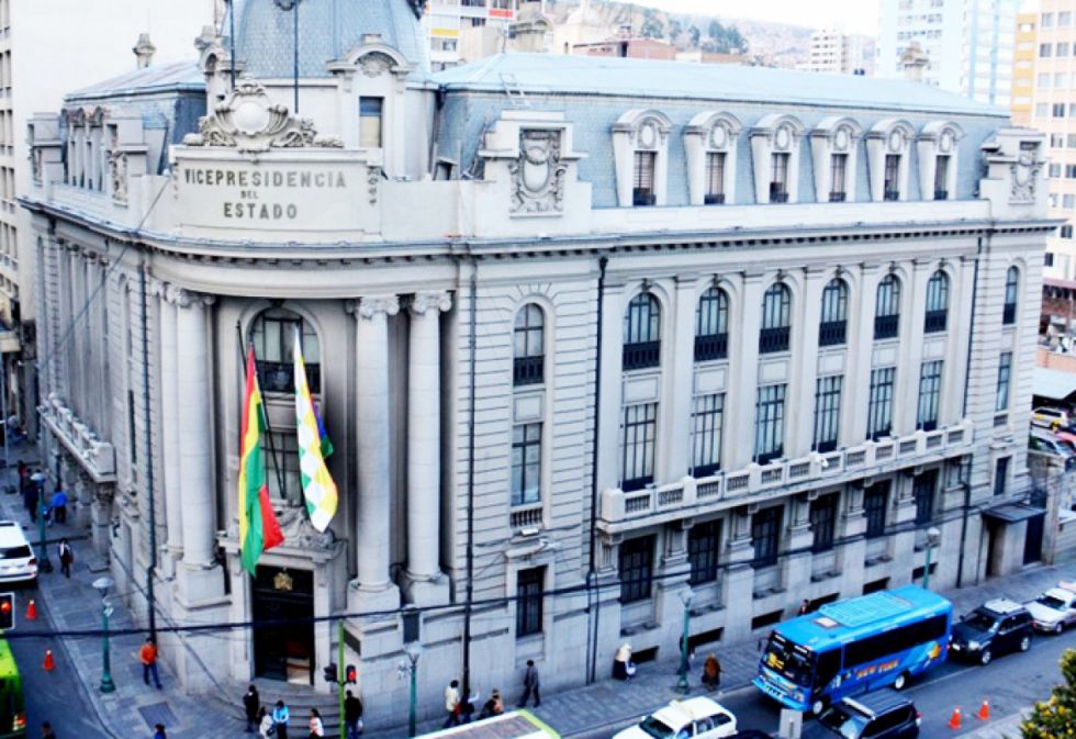 Decreto desarma la Vicepresidencia y pone a Lara bajo dependencia administrativa del Palacio
