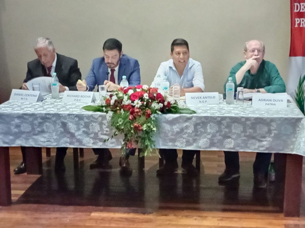  Foro: Rocha plantea una gestión con visión empresarial y austera