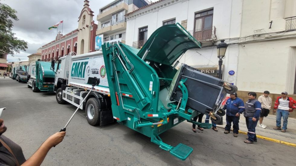 Tras 18 años, EMAT renueva los camiones recolectores 