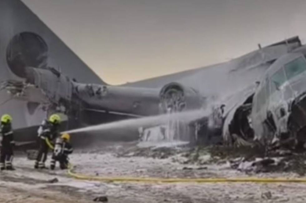 Un avión cae en El Alto y moviliza a las unidades de rescate (Video)