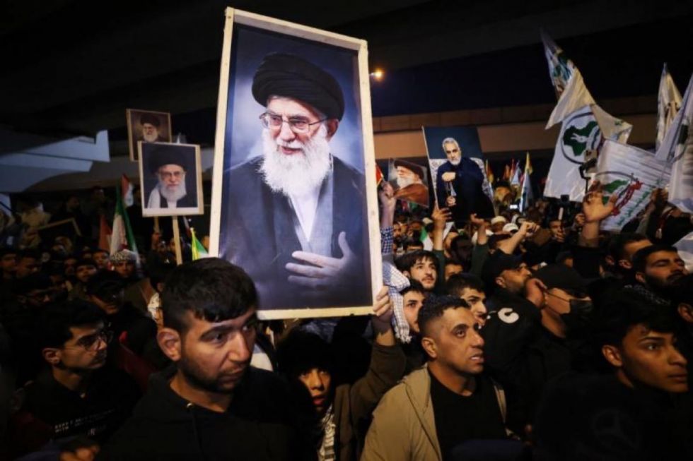 Irán promete “venganza dura y decisiva” tras la muerte de Alí Jamenei en bombardeos