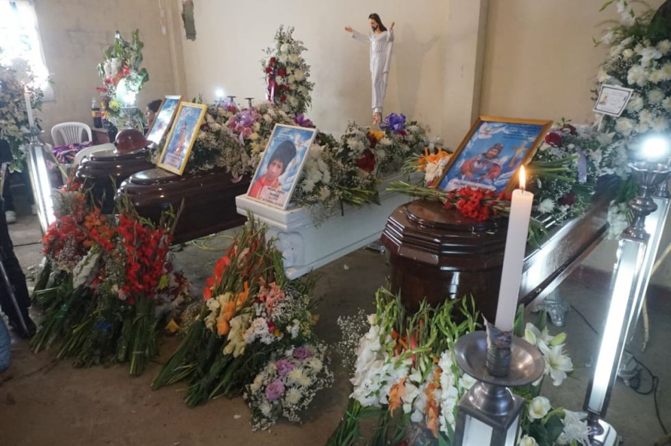 Sube a 24 la cifra de fallecidos por el accidente aéreo en El Alto