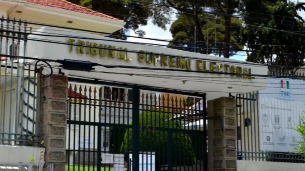 TSE recibió más de 12 mil excusas