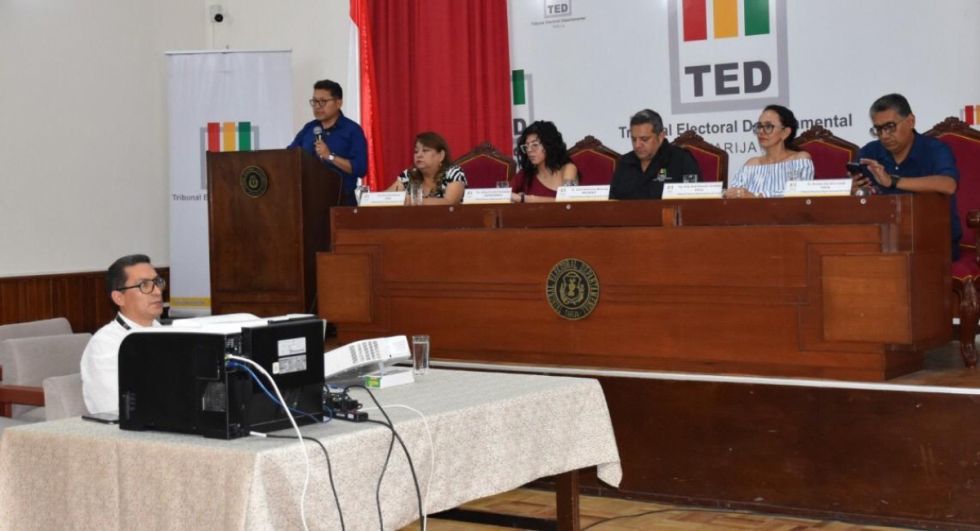 TED fija calendario de debates para candidatos a gobernador, alcalde y ejecutivo regional