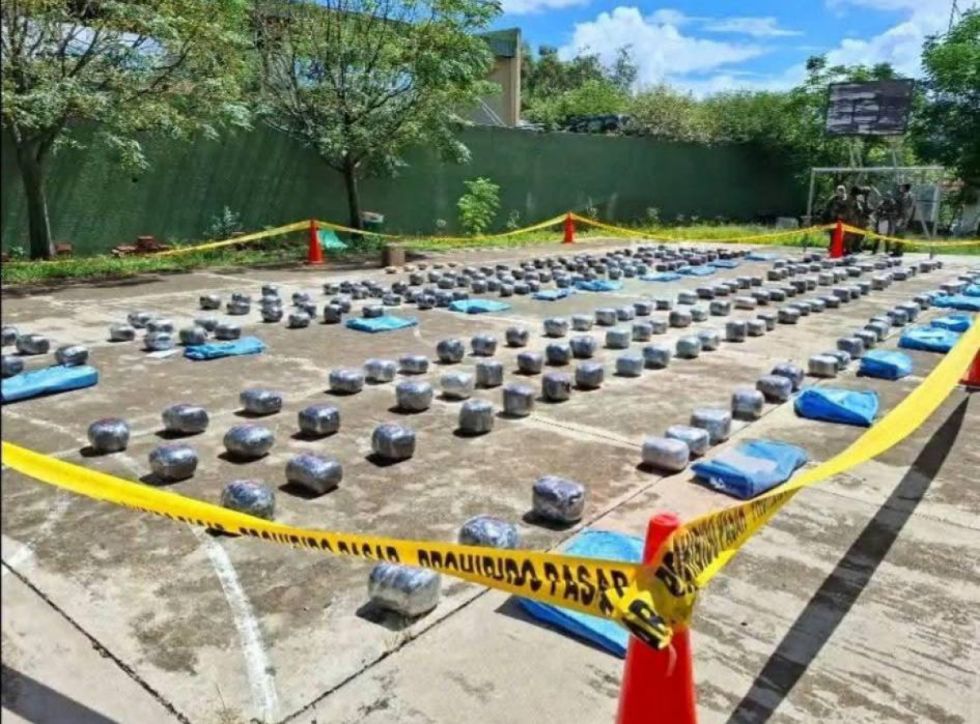 Tarija: Abandonan una camioneta con más de 230 paquetes de marihuana 