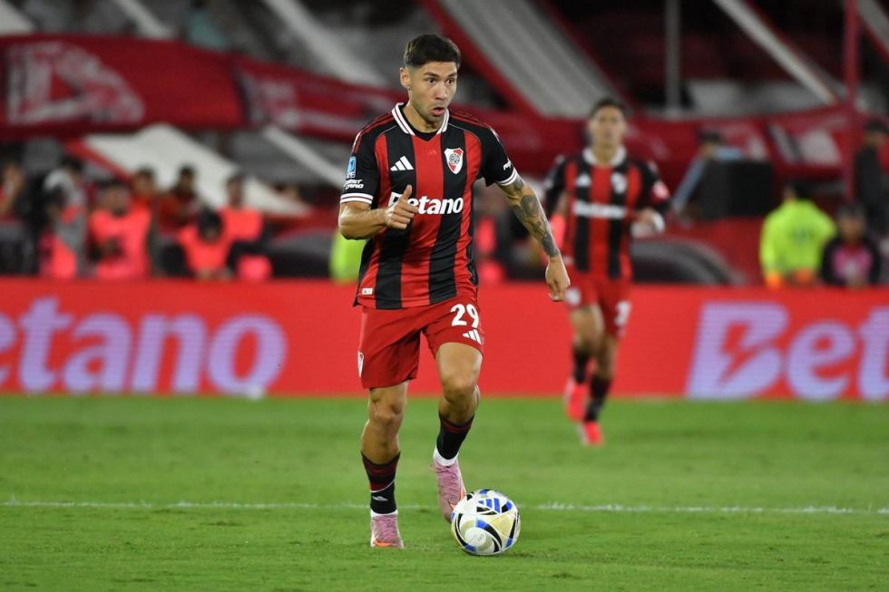 River Plate venció 2-1 a Huracán en el debut del Chacho Coudet