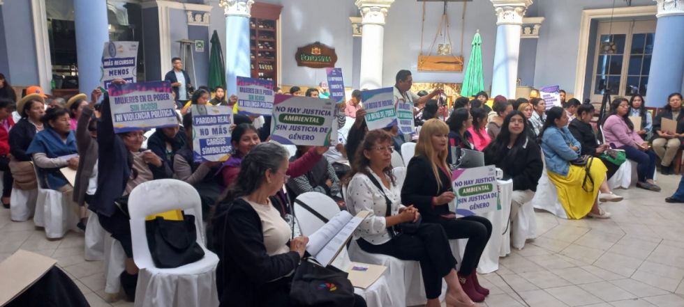 Mujeres impulsan foro municipal por el diálogo