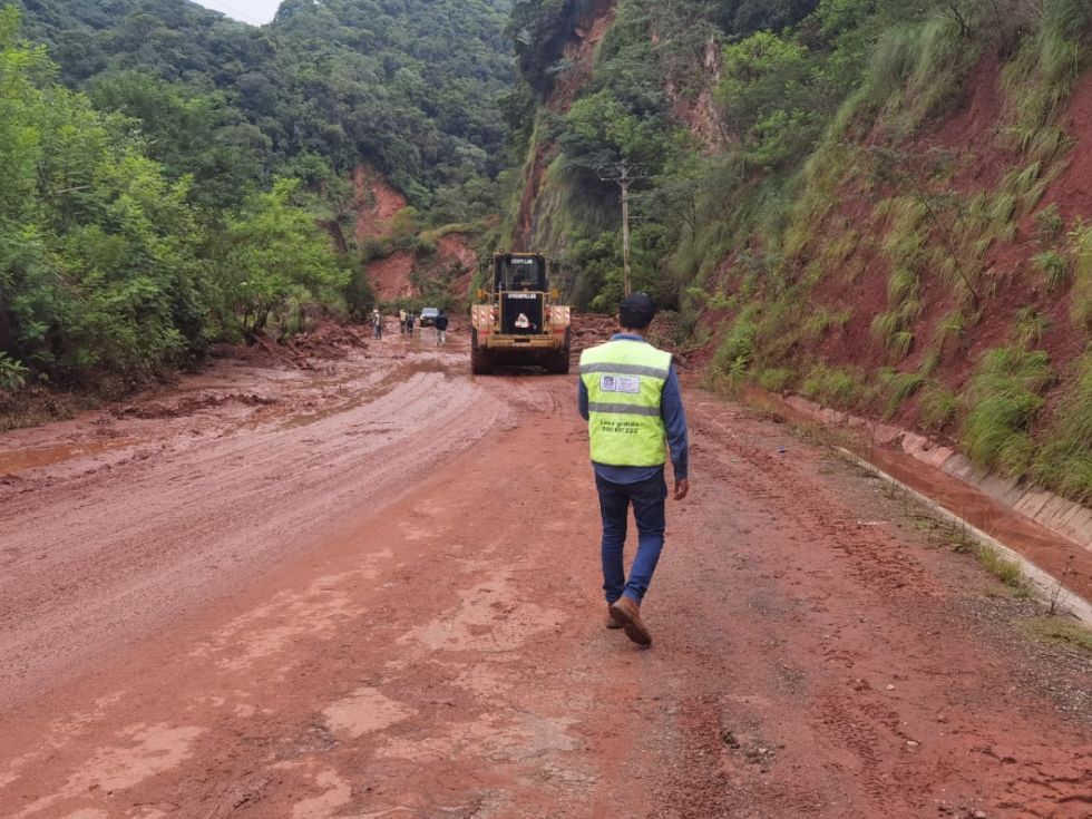 Transporte amenaza con no pagar  peaje por estado de la ruta al Chaco