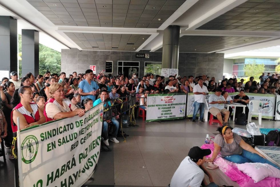 Trabajadores en salud de Santa Cruz ratifican paro