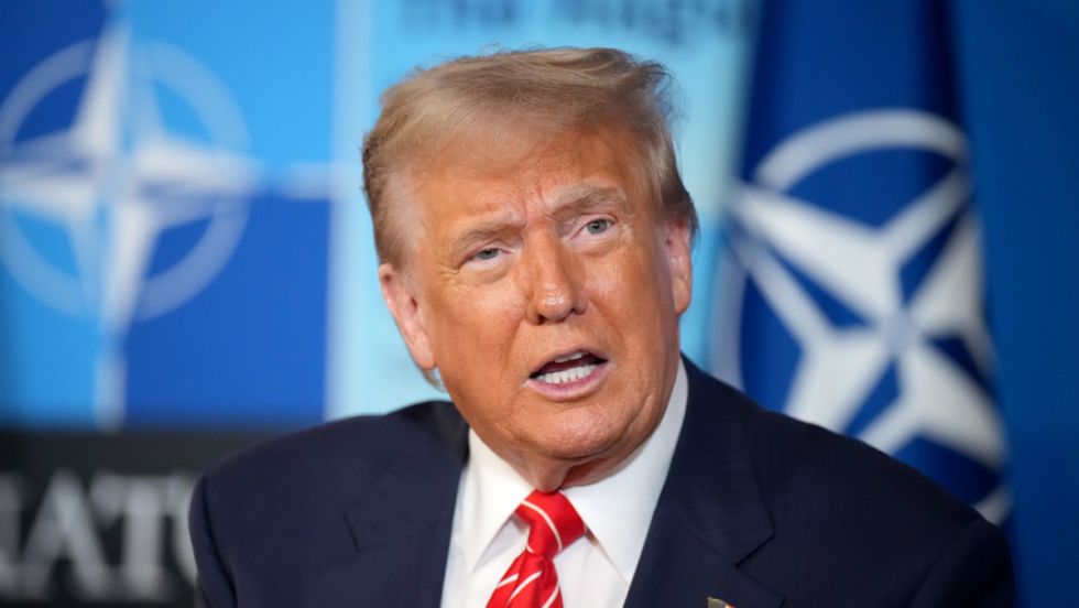 Trump analiza la salida de EEUU de la OTAN