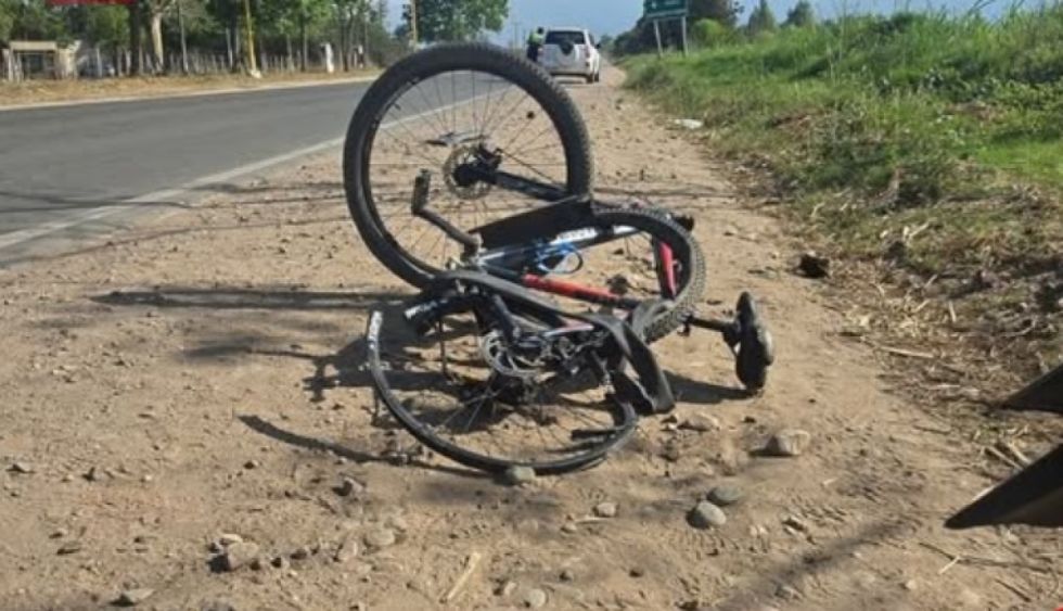 Un adulto mayor fue embestido por una motociclista, está en terapia intensiva  