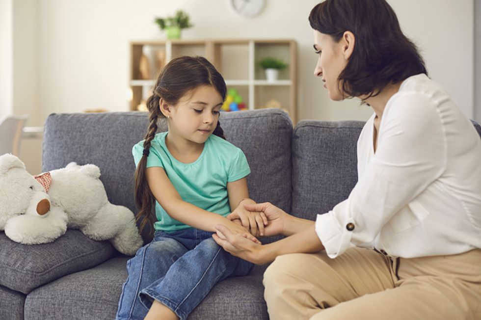Hablar con los niños de lo que pasa en el mundo ayuda en su crecimiento