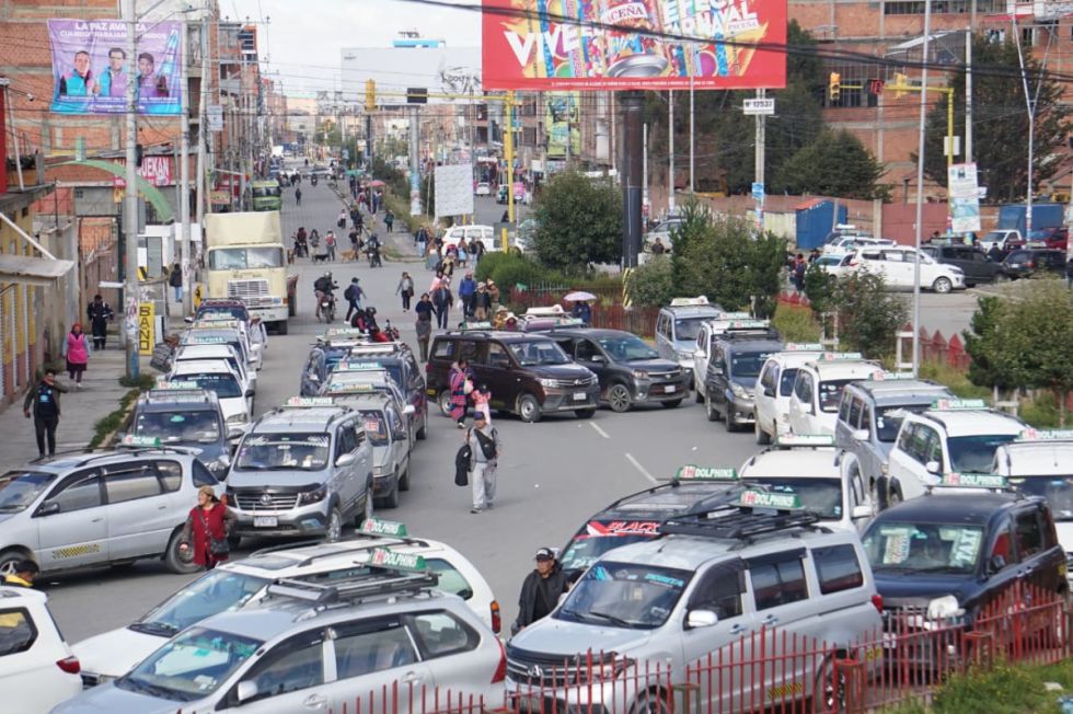 Transporte libre declara paro indefinido en La Paz por la gasolina de mala calidad 