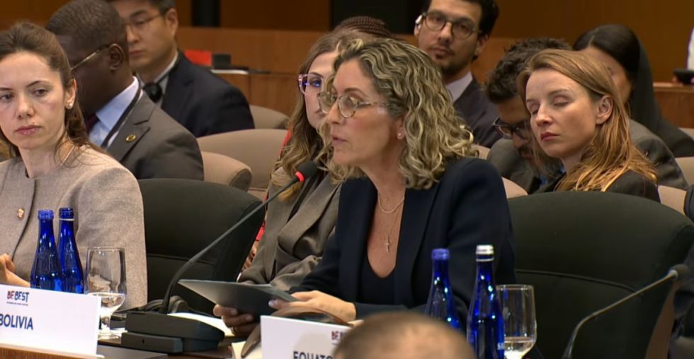Primera Dama pide cerrar brechas digitales para reducir desigualdades en mujeres y niños 