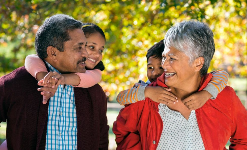 5 formas de fortalecer el vínculo de​​​​​​​ “amor total” entre abuelos y nietos