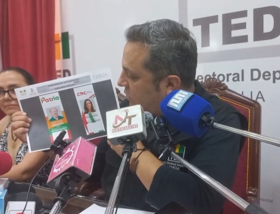 Patria irá a la izquierda y CDC a la derecha en la papeleta electoraL