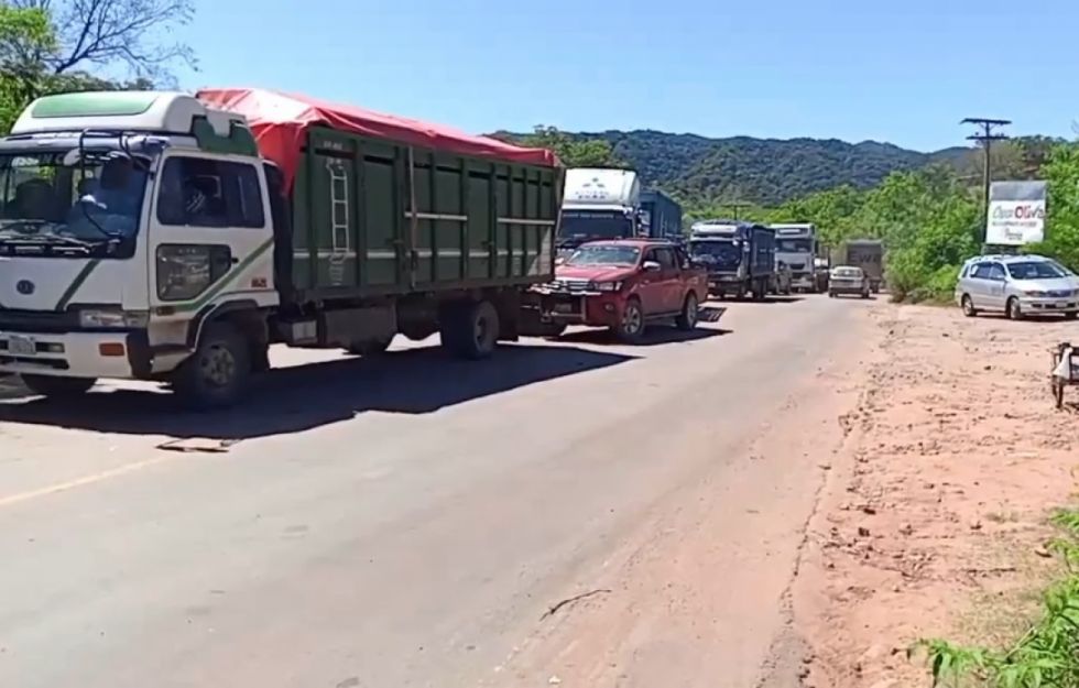 Tras acuerdo con la ABC, transportistas de Entre Ríos levantan bloqueo en la ruta al Chaco  